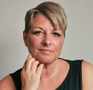 Anjelica Søndergaard Forfatter Forlaget Siff Magisk December